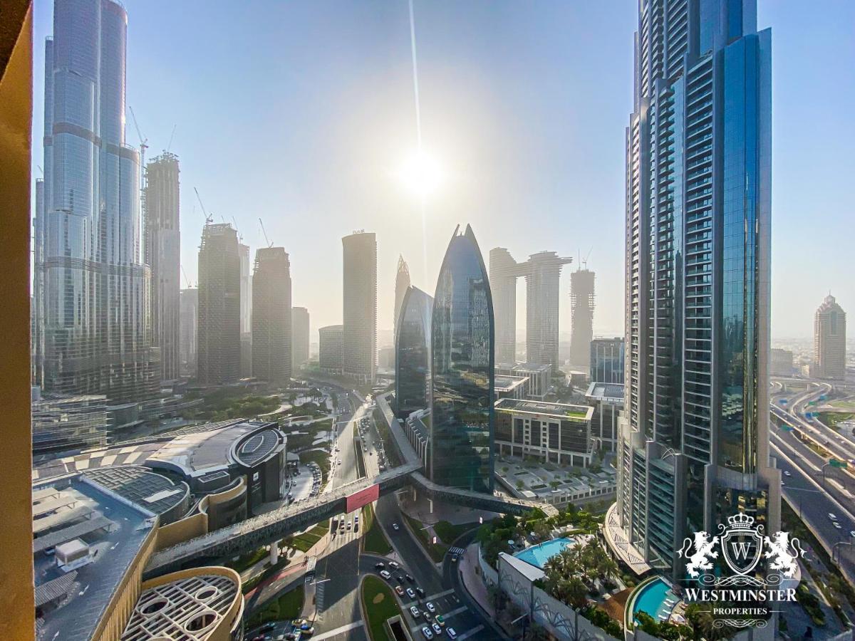 Westminster Dubai Mall Exteriör bild View of the Dubai skyline from the Westin