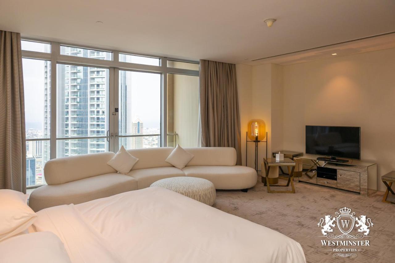 Westminster Dubai Mall Exteriör bild A bedroom at the Westin