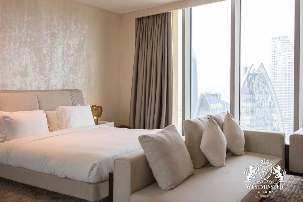 Westminster Dubai Mall Exteriör bild A bedroom at the Westminster Collection