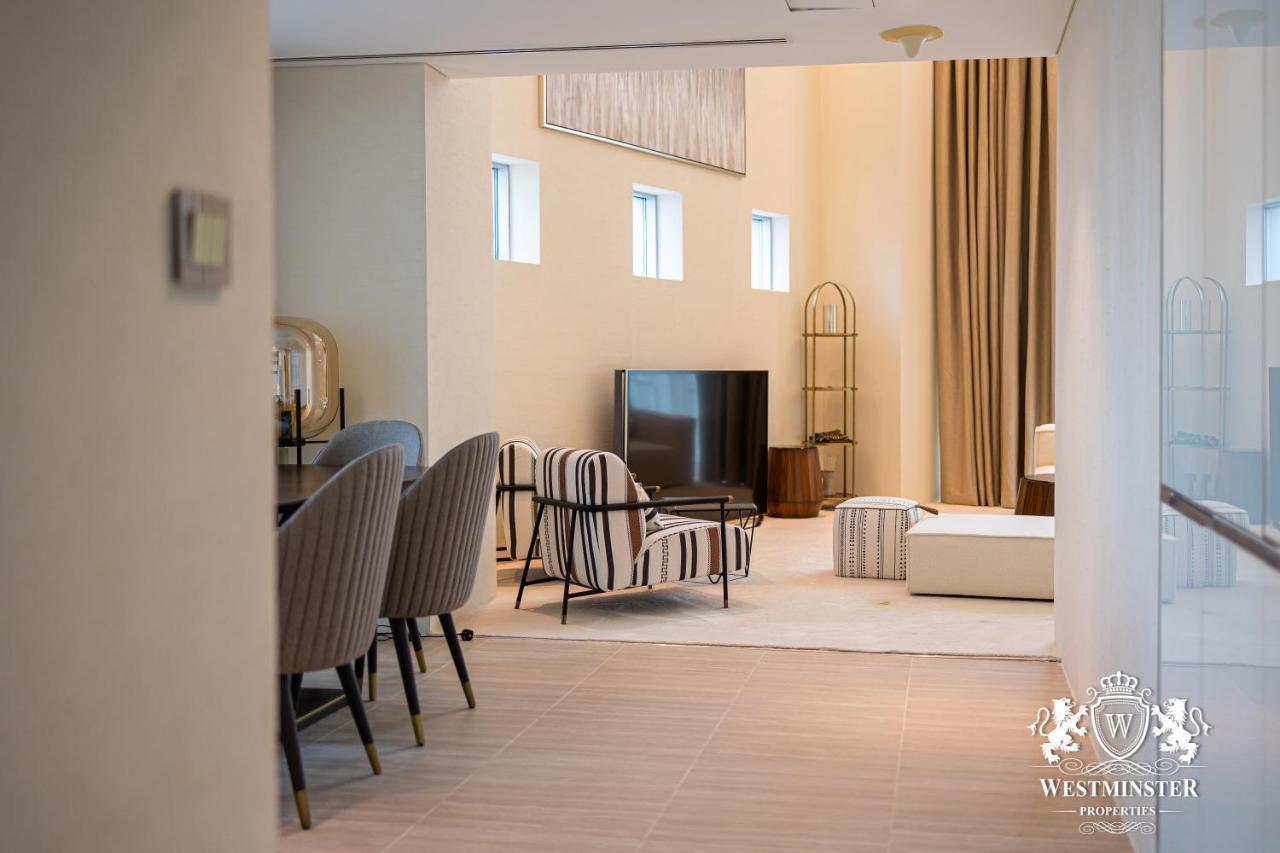 Westminster Dubai Mall Exteriör bild A penthouse apartment at Westminster