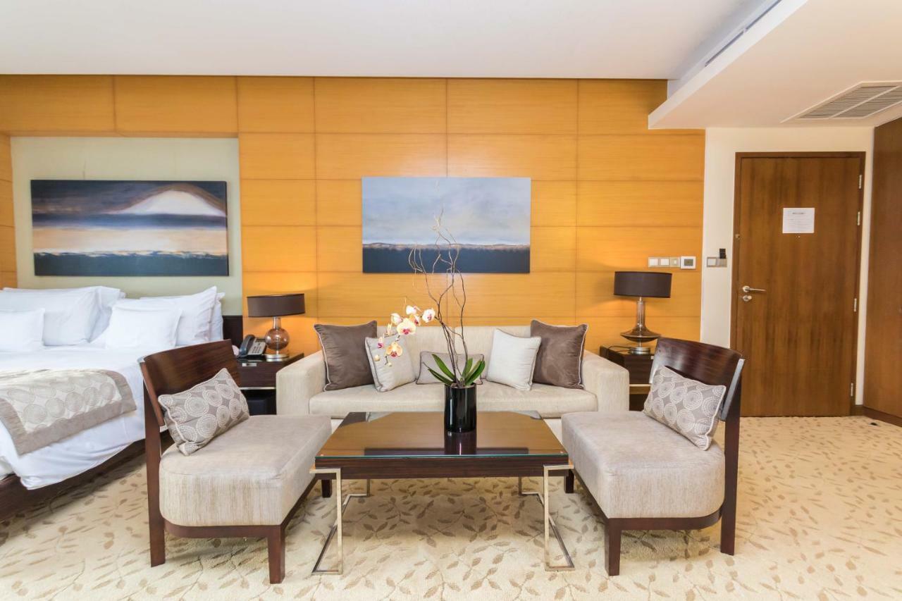 Westminster Dubai Mall Exteriör bild A suite at the Jumeirah Emirates Towers Hotel