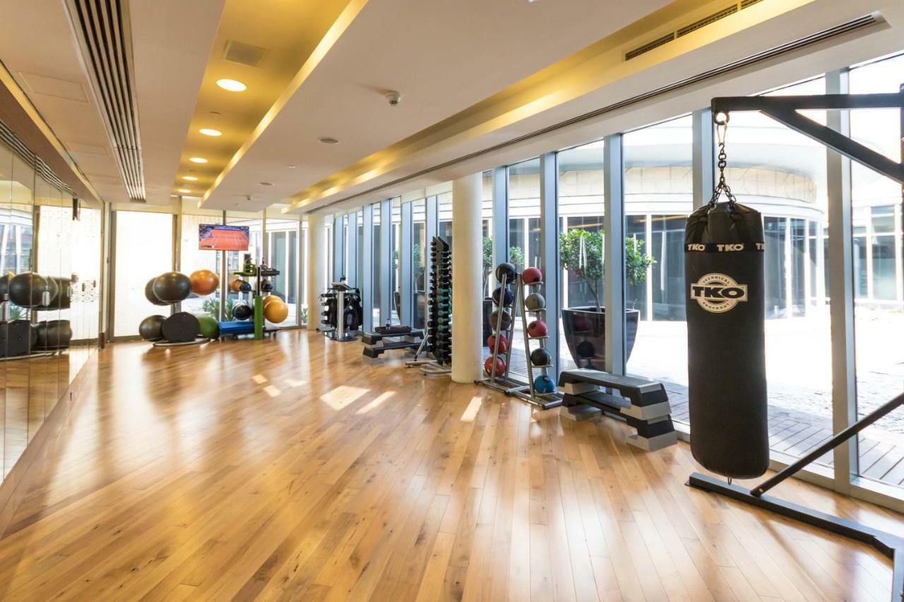 Westminster Dubai Mall Exteriör bild The gym at the hotel